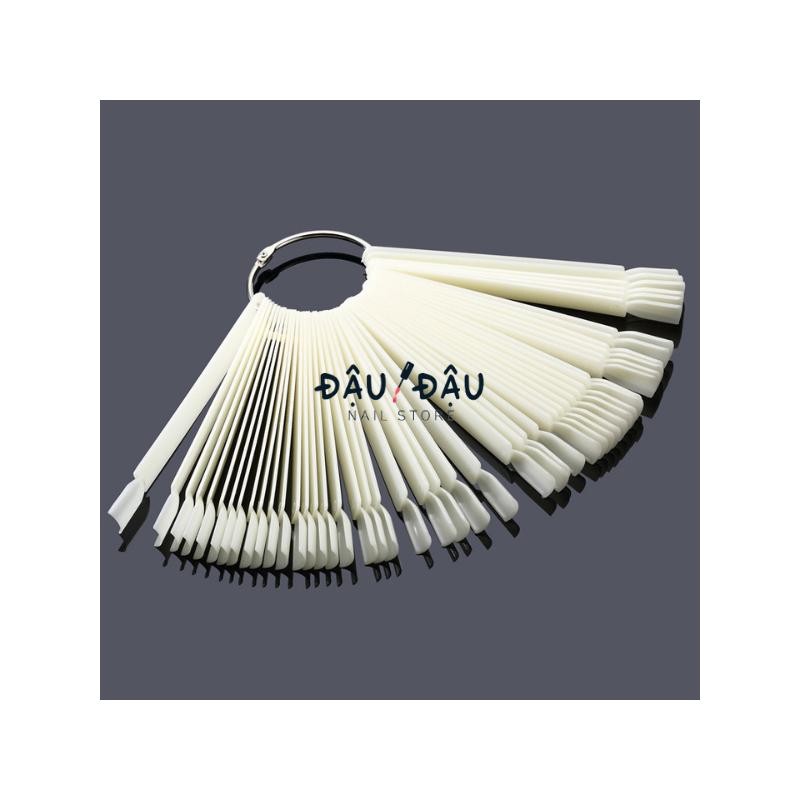 Móng que vuông tập sơn trưng bày 1 bịch 50 que