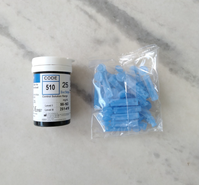 [HCM] Blood glucose test strips Yasee (25 test strips + 25 lancets)