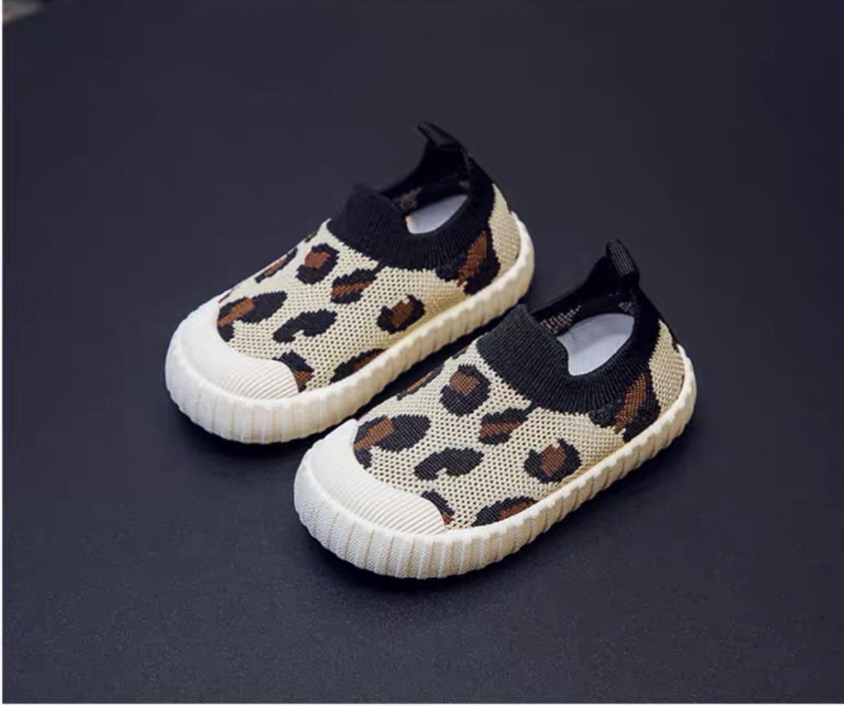 Giày Sneaker Thoáng Khí Đế Mềm Cho Bé Trai Bé Gái Size 21-32
