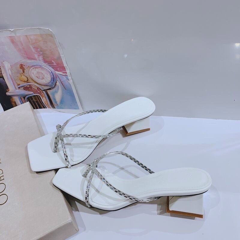 Guốc xỏ ngón đính đá sang chảnh