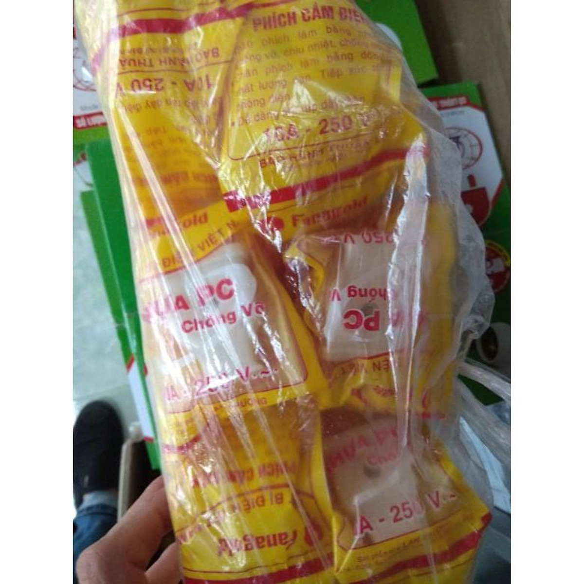 (Combo 50) phích cắm điện chống vỡ Fanagold đẹp