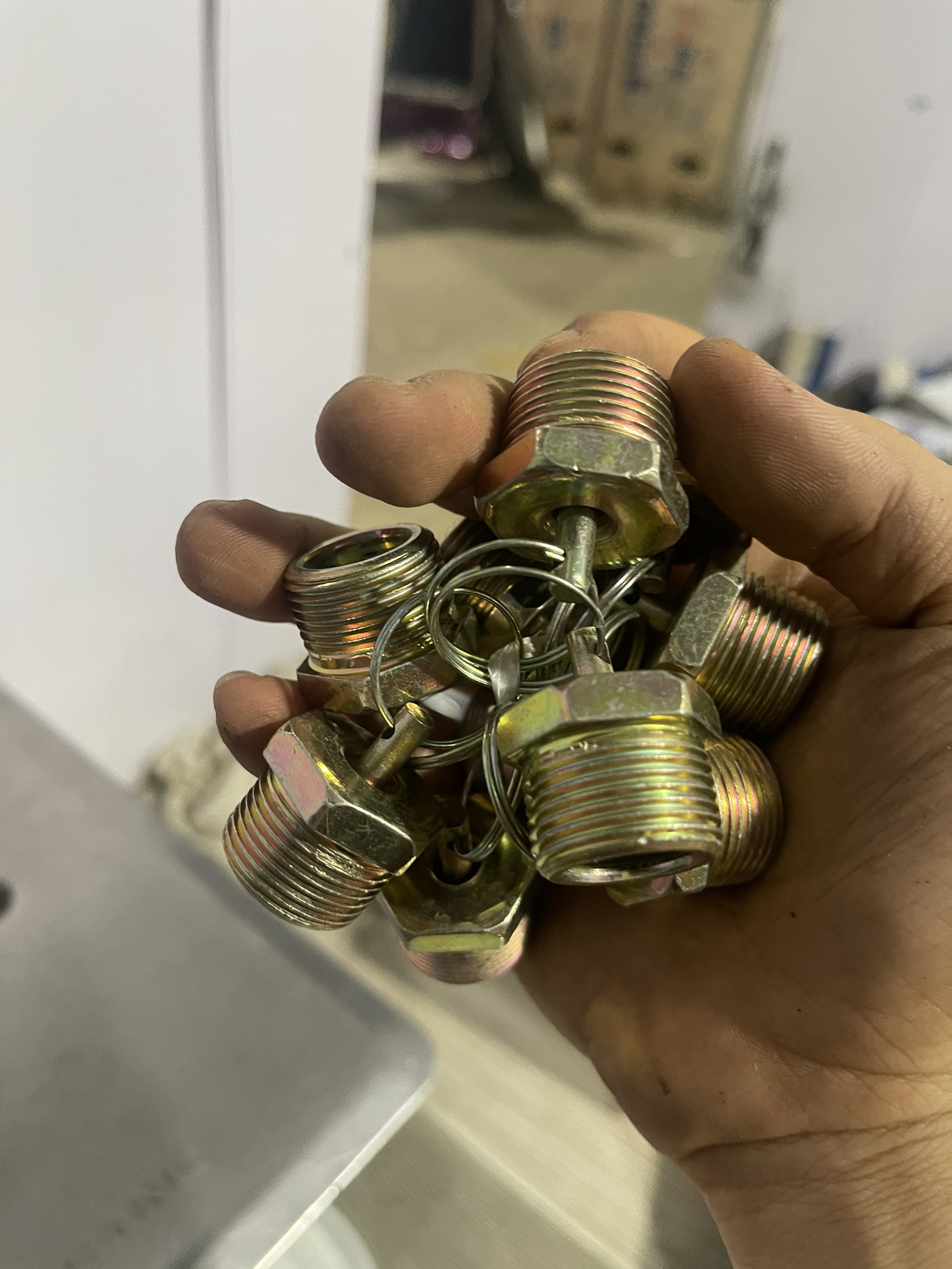 Sản phẩm gia đình làm: Núm van xả nước phi 22