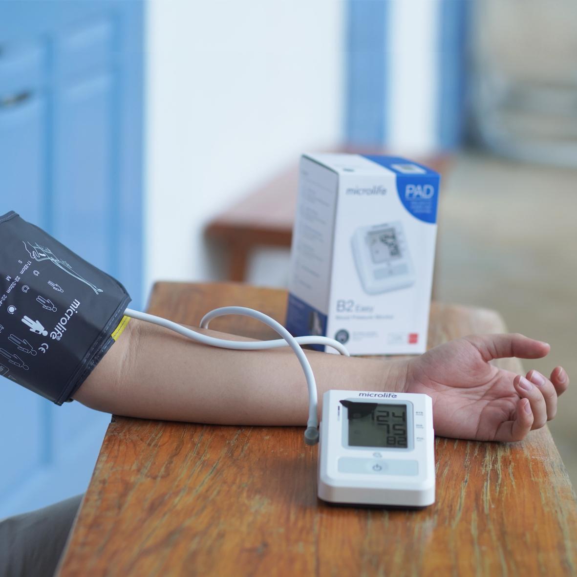 MÁY ĐO HUYẾT ÁP ĐIỆN TỬ MICROLIFE B2 EASY