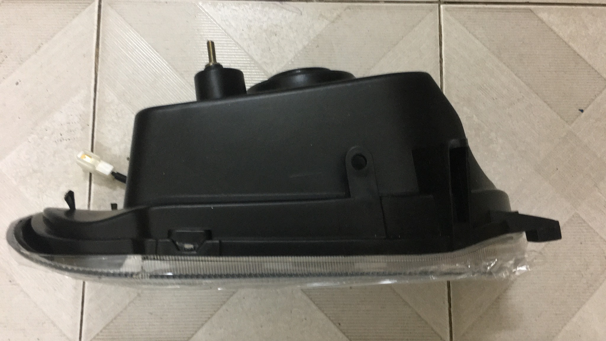 Đèn pha Thaco Towner 750A