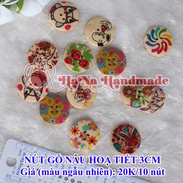 Nút gỗ nâu hoạ tiết ( giao mẫu ngẫu nhiên)