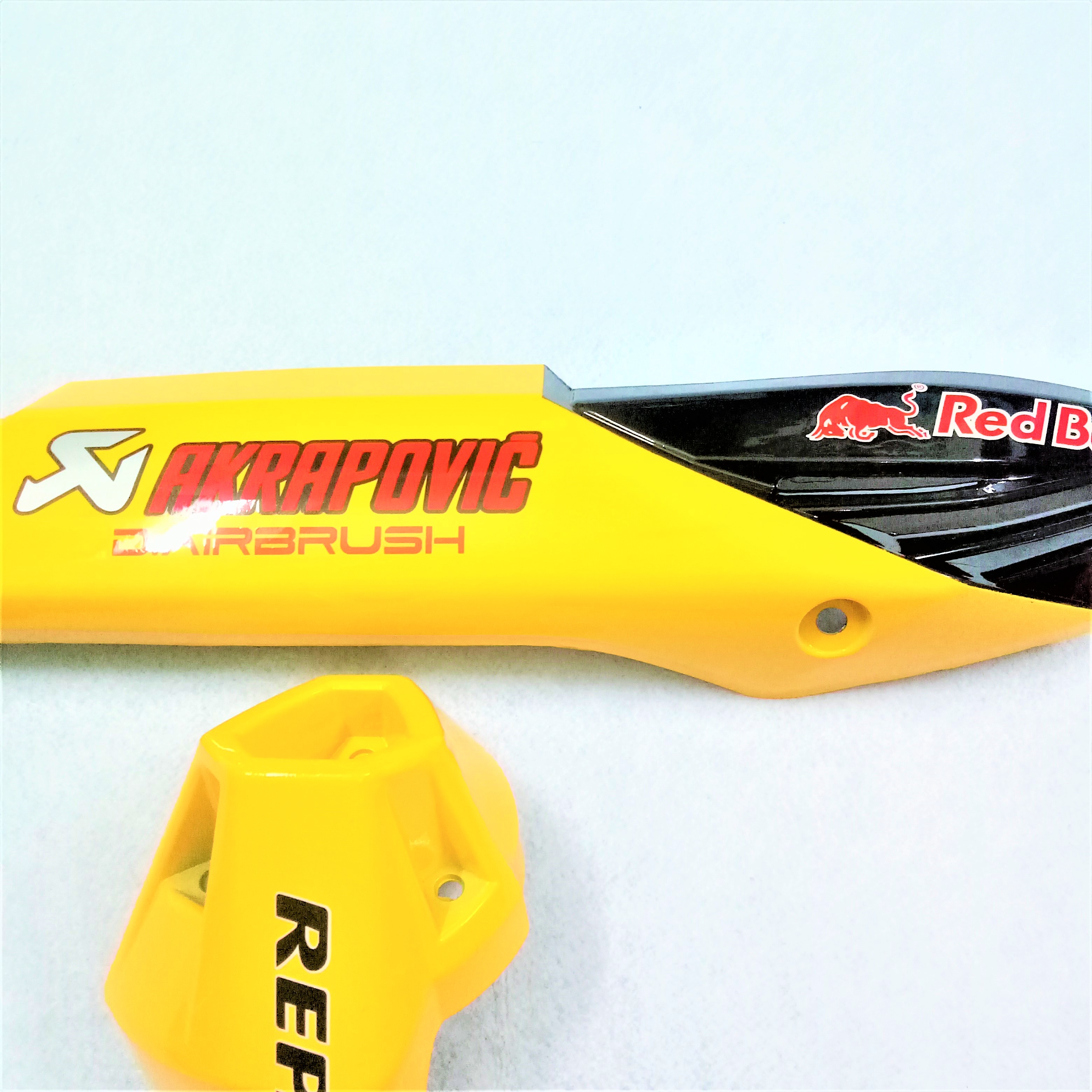 Bộ ốp pô Winner v1 màu vàng đen ( thân pô + chụp pô )