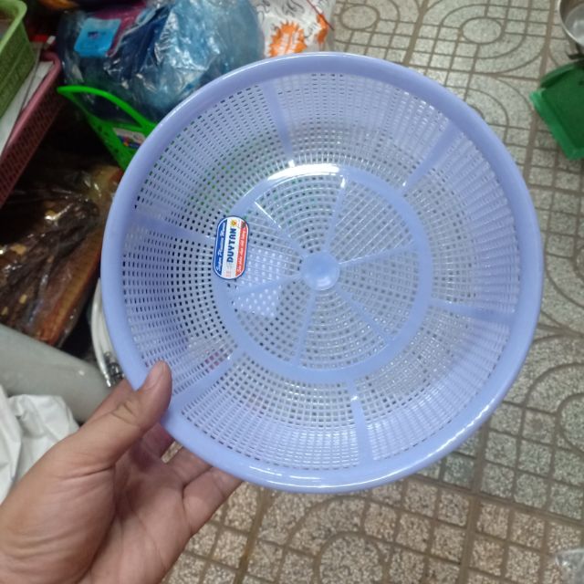 Rổ nhựa duy tân 2 tất 4 màu ngẫu nhiên