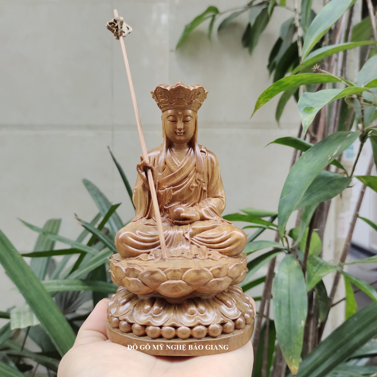 Tượng phật Địa Tạng Vương bồ tát gỗ bách xanh