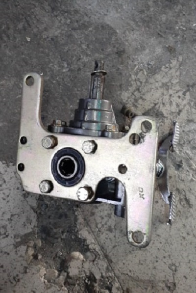 Hộp số đảo chiều xe máy 110cc ( cốt 17mm )