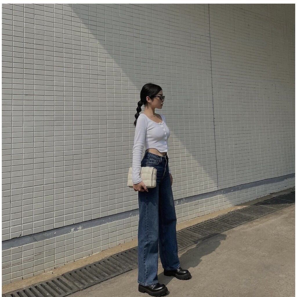 Áo croptop gân tay dài gài nút khoét eo