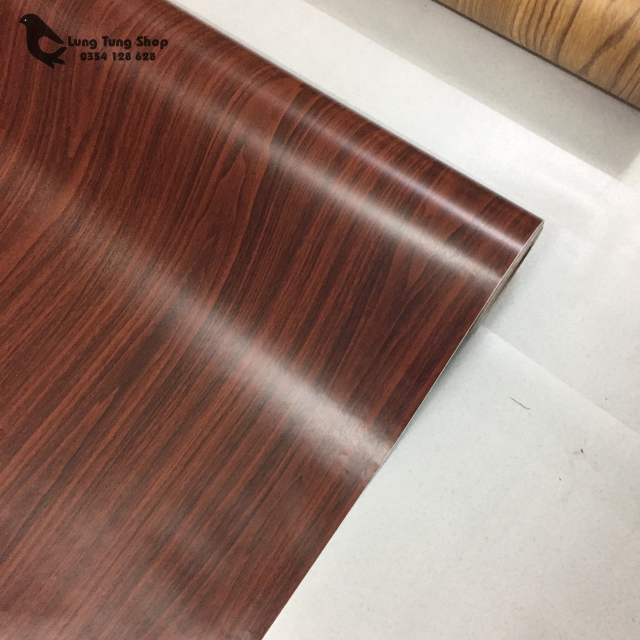[HCM]Giấy dán tường có keo - decal gỗ nâu đỏ ( khổ 1,2m )