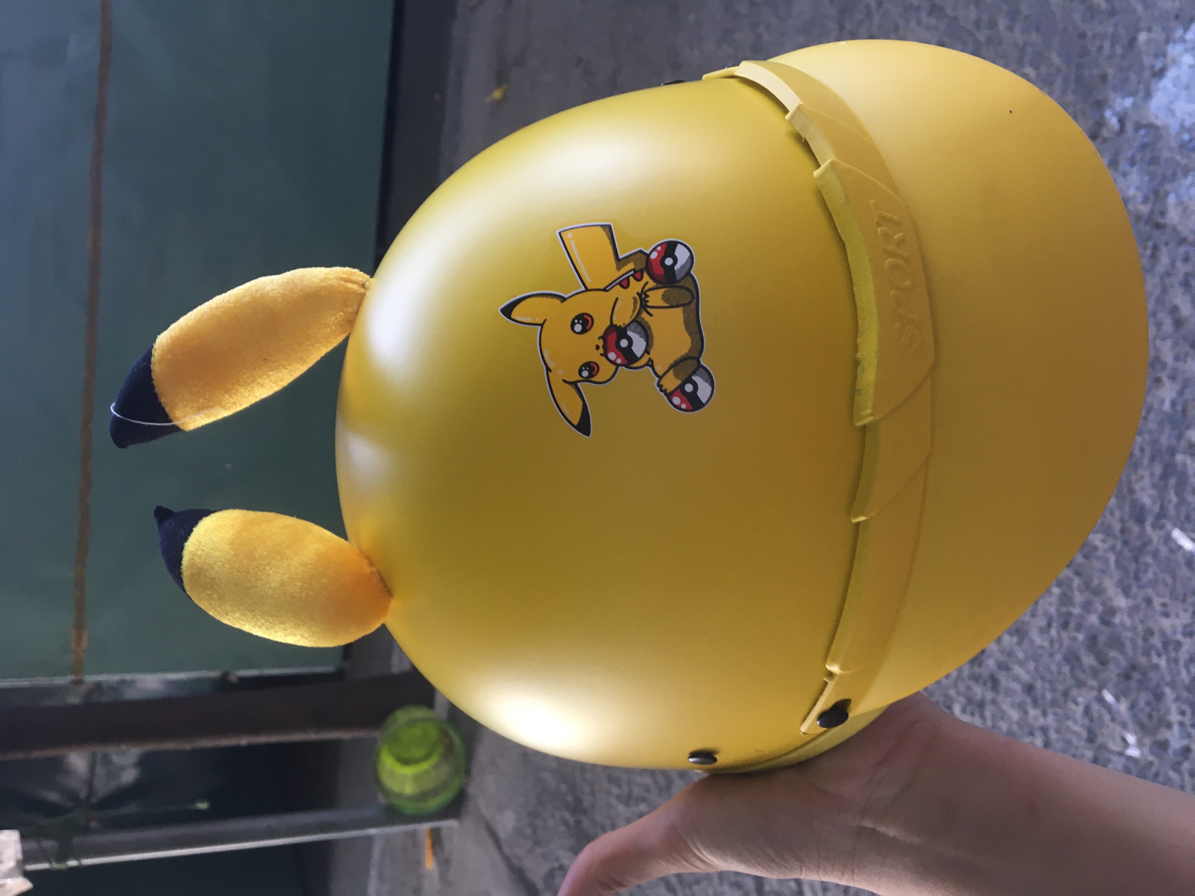 Nón bảo hiểm nửa đầu hình Pikachu và doraemon