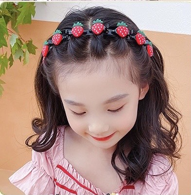 Cài tóc tạo kiểu siêu đáng yêu cho bé