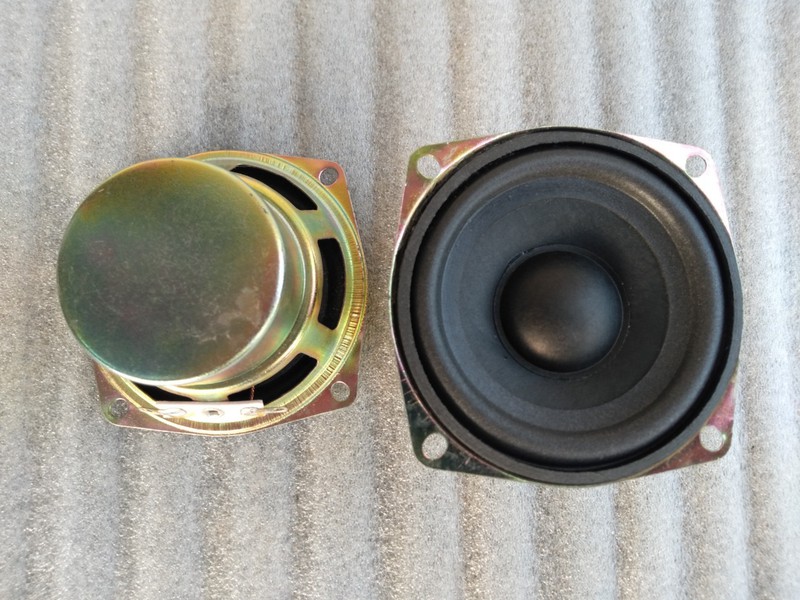 2 chiếc bass 8 cm vi tính