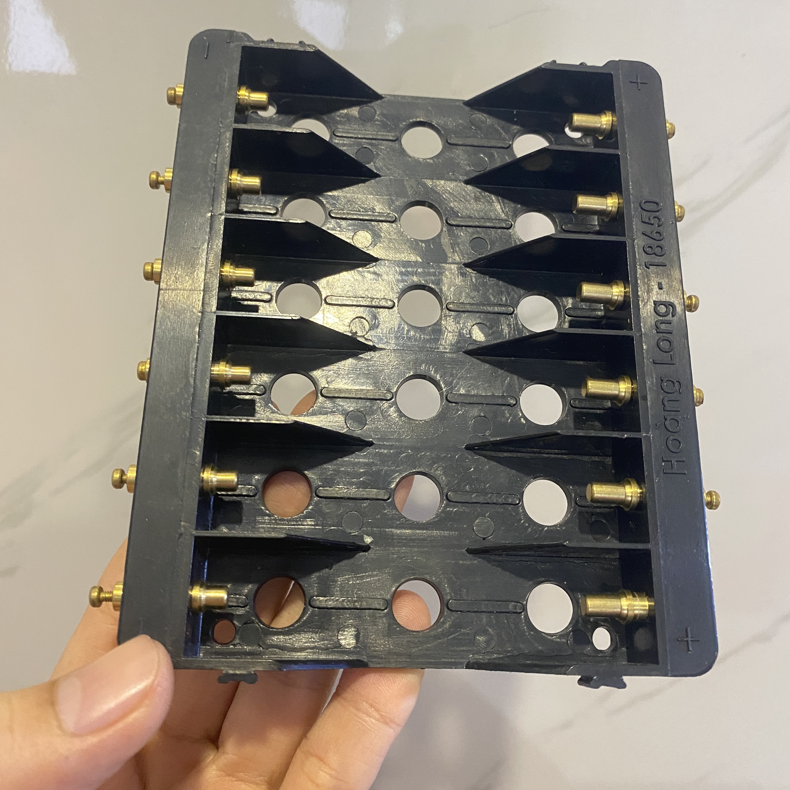 Khay cân bằng pin 18650 ( khay 6 - màu đen)