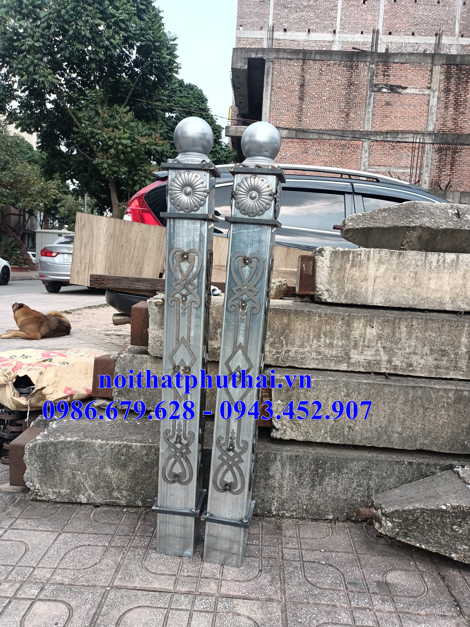 Trụ sắt đề ba cầu thang, trụ góc ban công