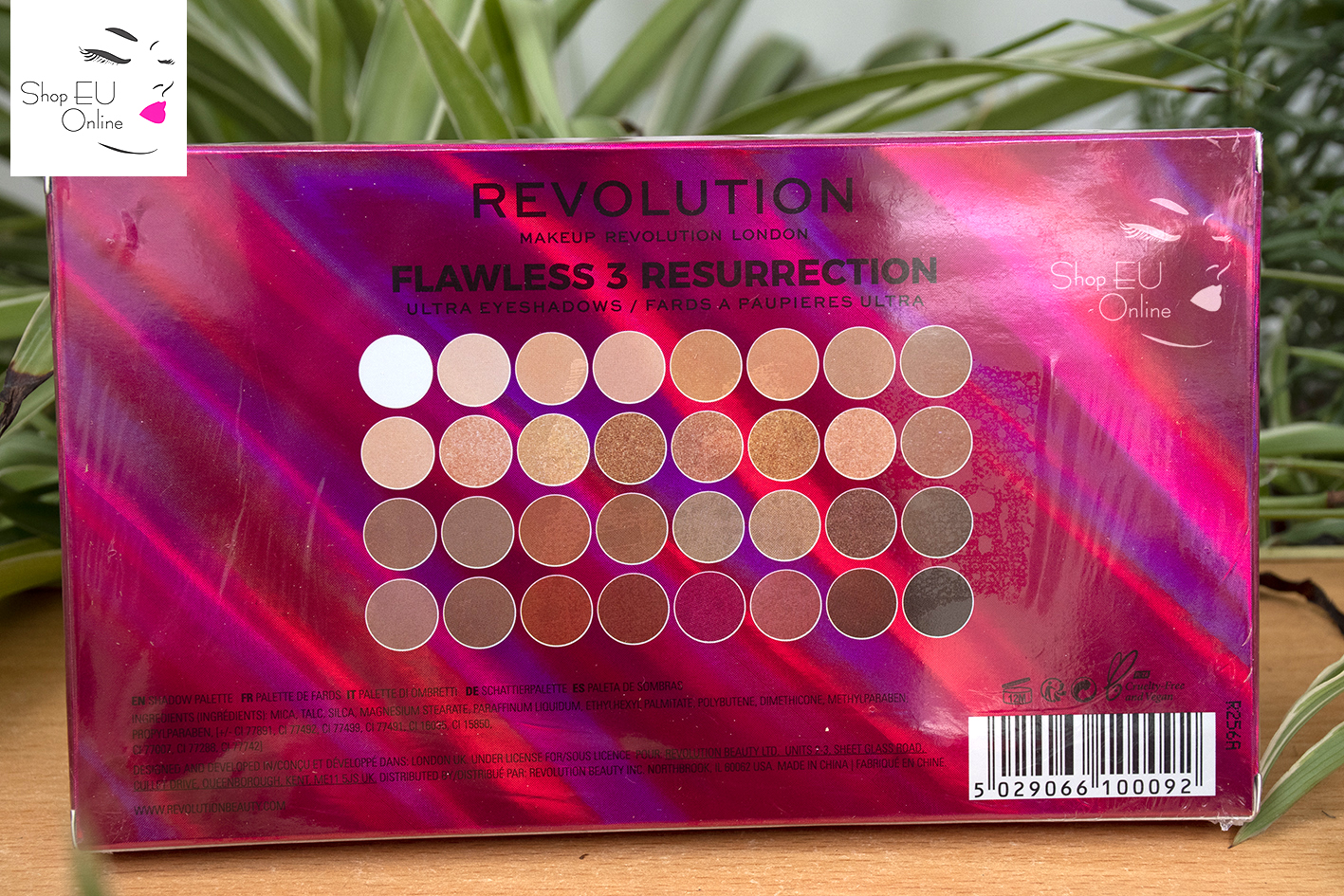 Bảng phấn mắt Flawless 3 Resurrection Untra Eyeshadow - Makeup Revolution