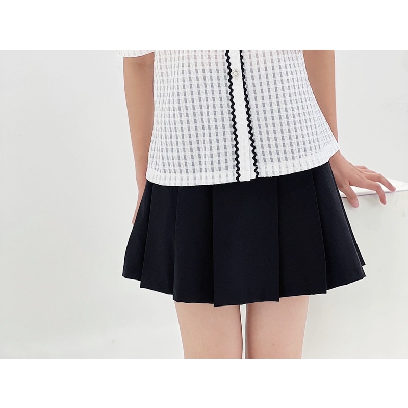 OUTSET chân váy ngắn xếp li cạp (có lót quần)