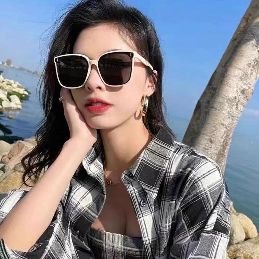 Kính râm thời trang Unisex dành cho mọi lứa tuổi Kr015