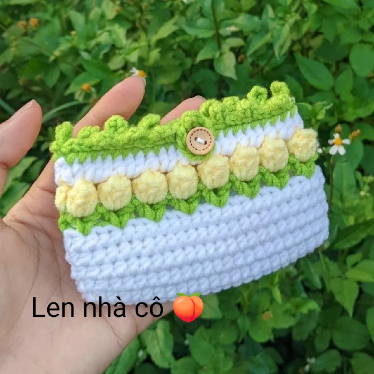 Ví cầm tay mini hoa tulip bằng len handmade