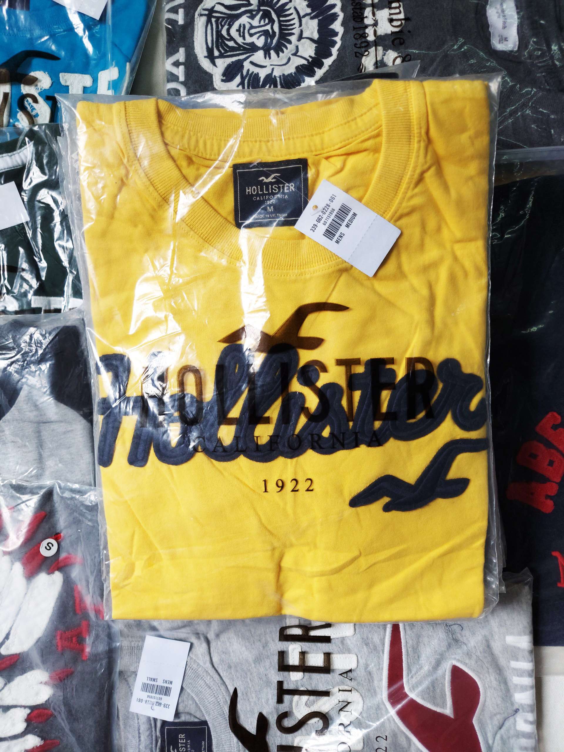Áo thun Hollister Yellow Star New