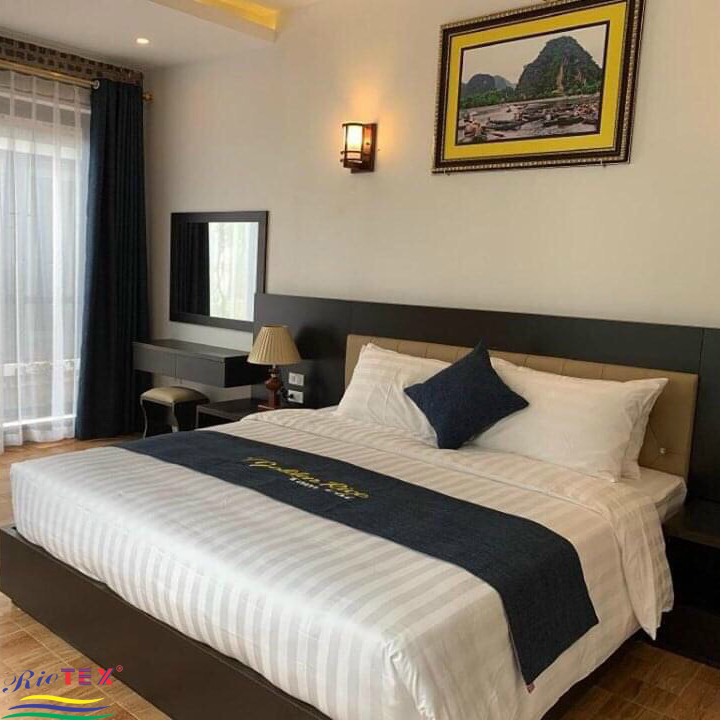 [HCM]Vỏ chăn trắng sọc cho khách sạn-resort