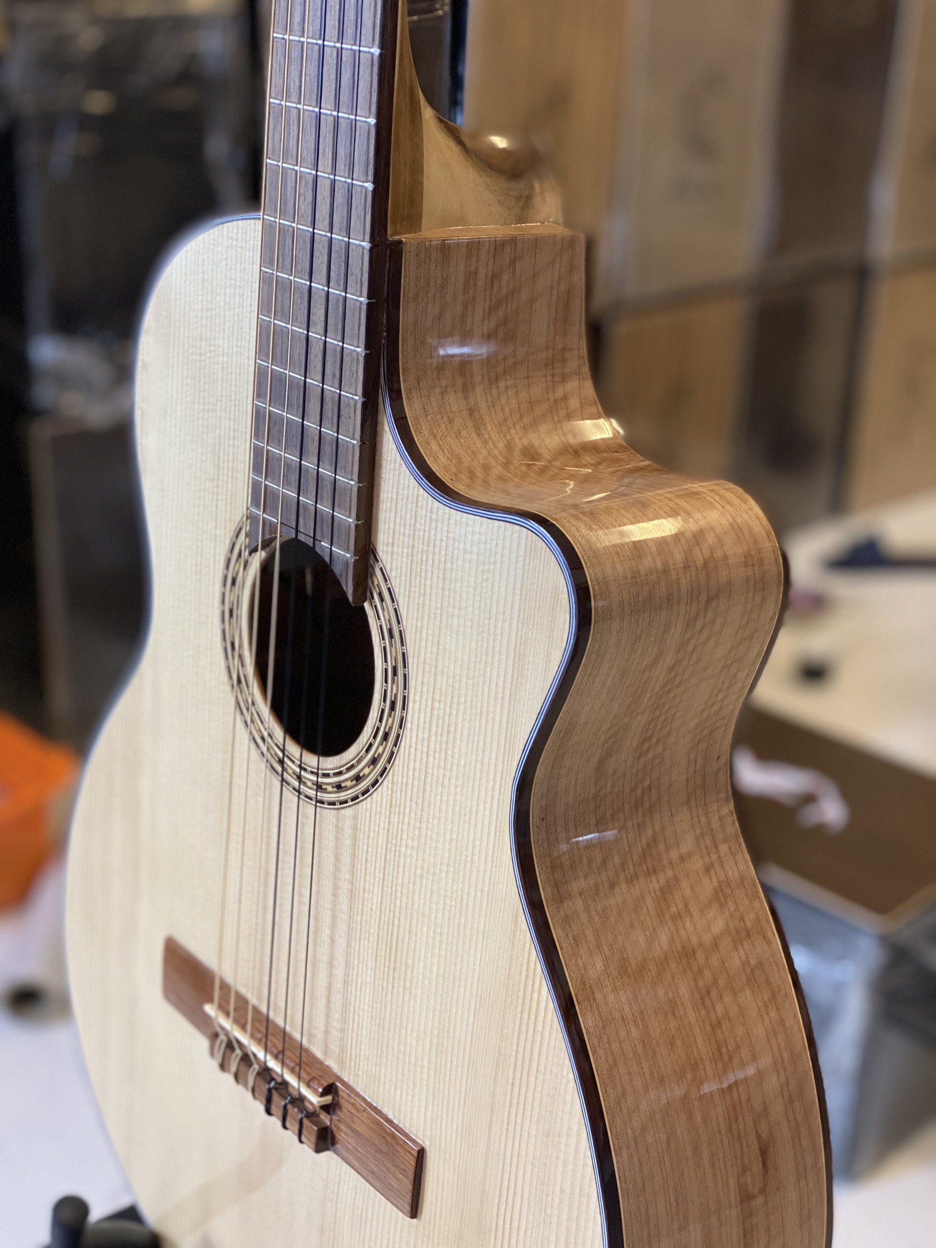 Đàn Guitar Classic Còng Cườm Mã ST-C15