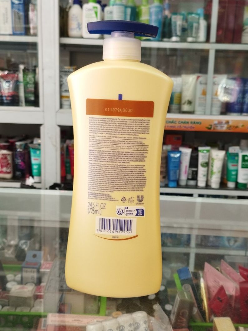 [HCM]Sữa dưỡng thể Vaseline Intensive Care Essential Healing 725ml Vàng