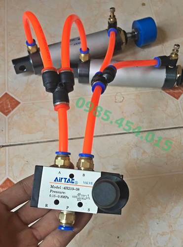 Bộ 2 xi lanh khí kèm van gạt tay
