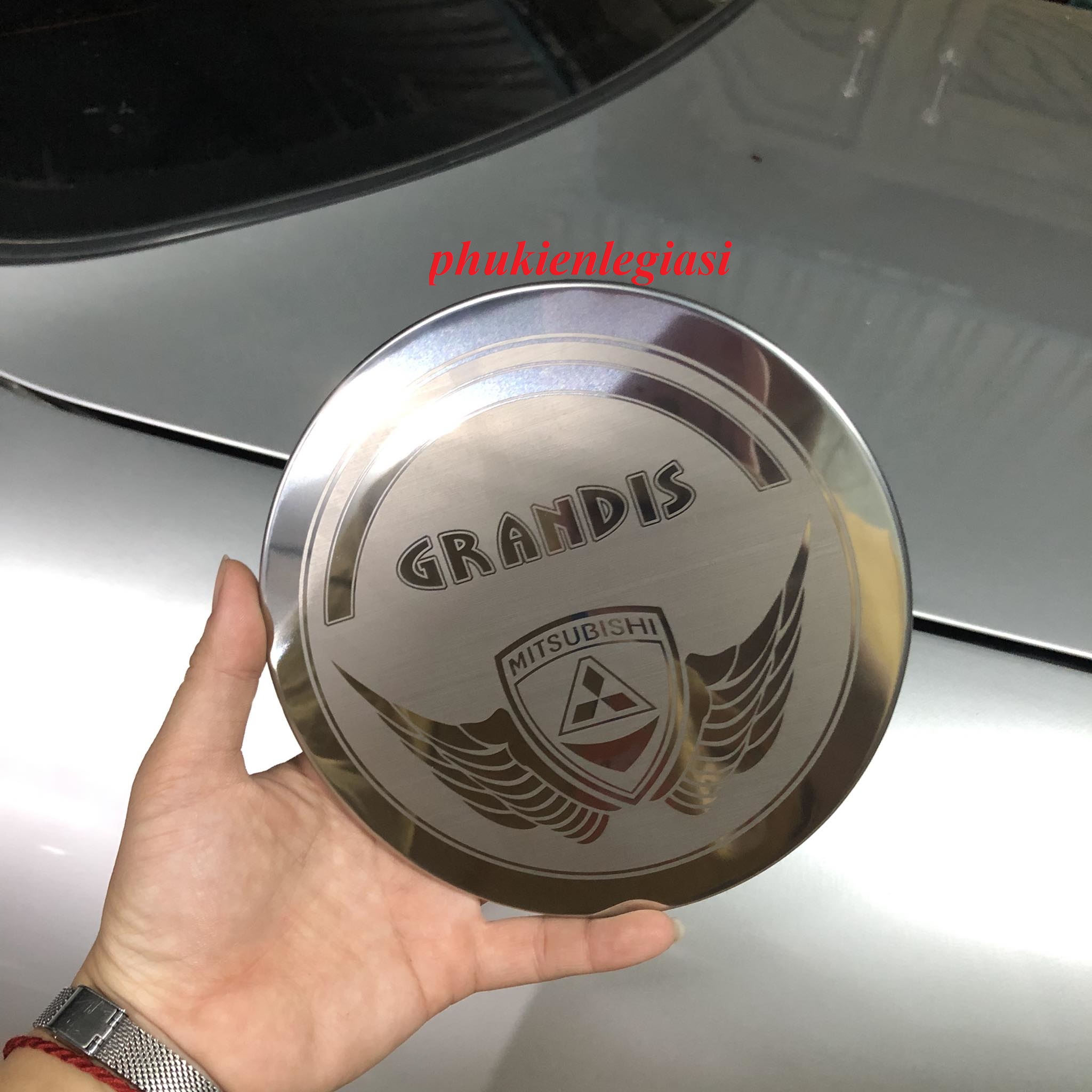 Ốp inox bình xăng Mitsubishi Grandis