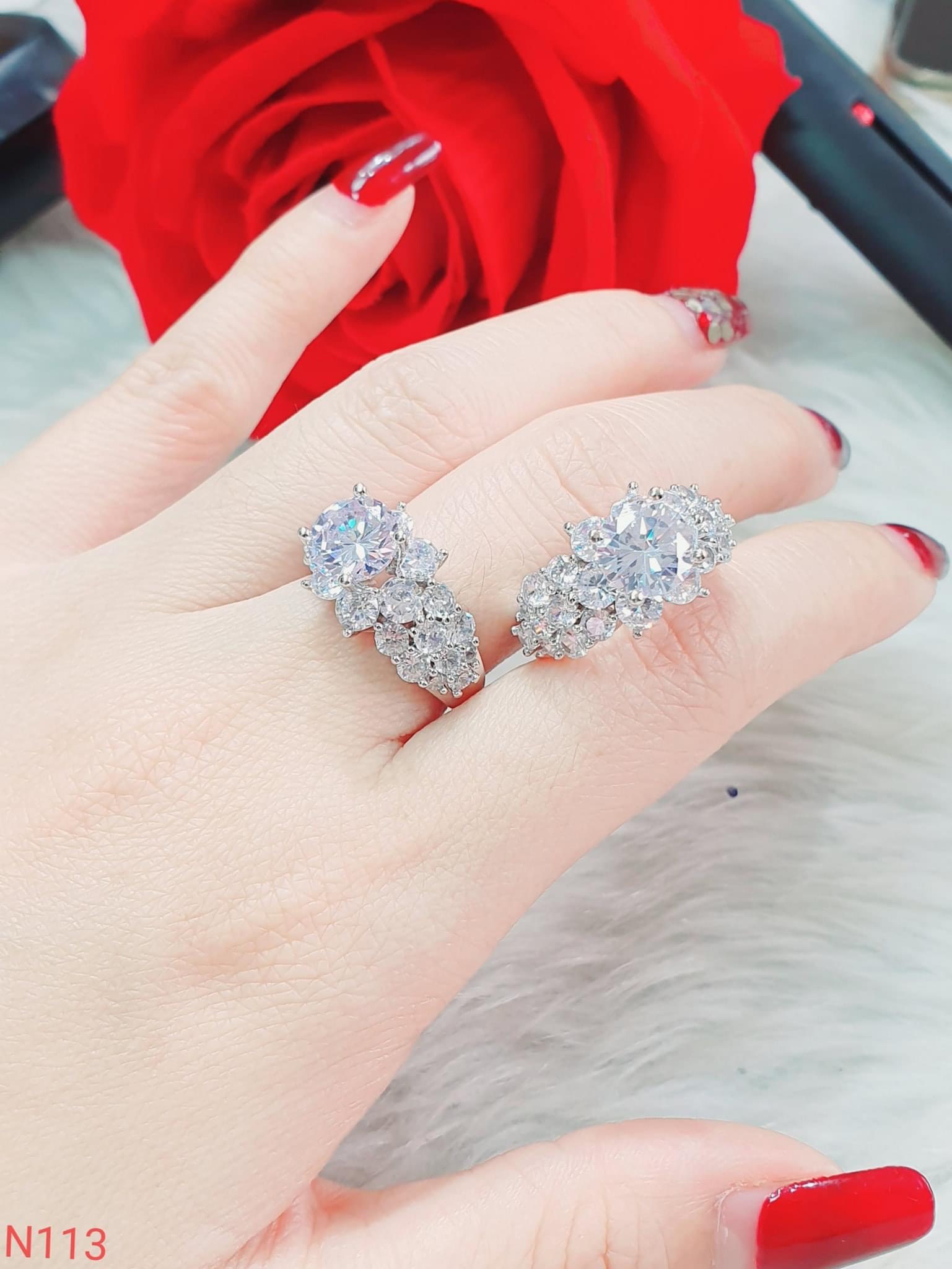 Givishop - n210782 - dùng đi tiệc tôn lên vẻ đẹp của phụ nữ - nhan vang 18k dep, nhan vang 18k nu dep, nhan nu vang 18k, nhan cuoi vang 18k dep