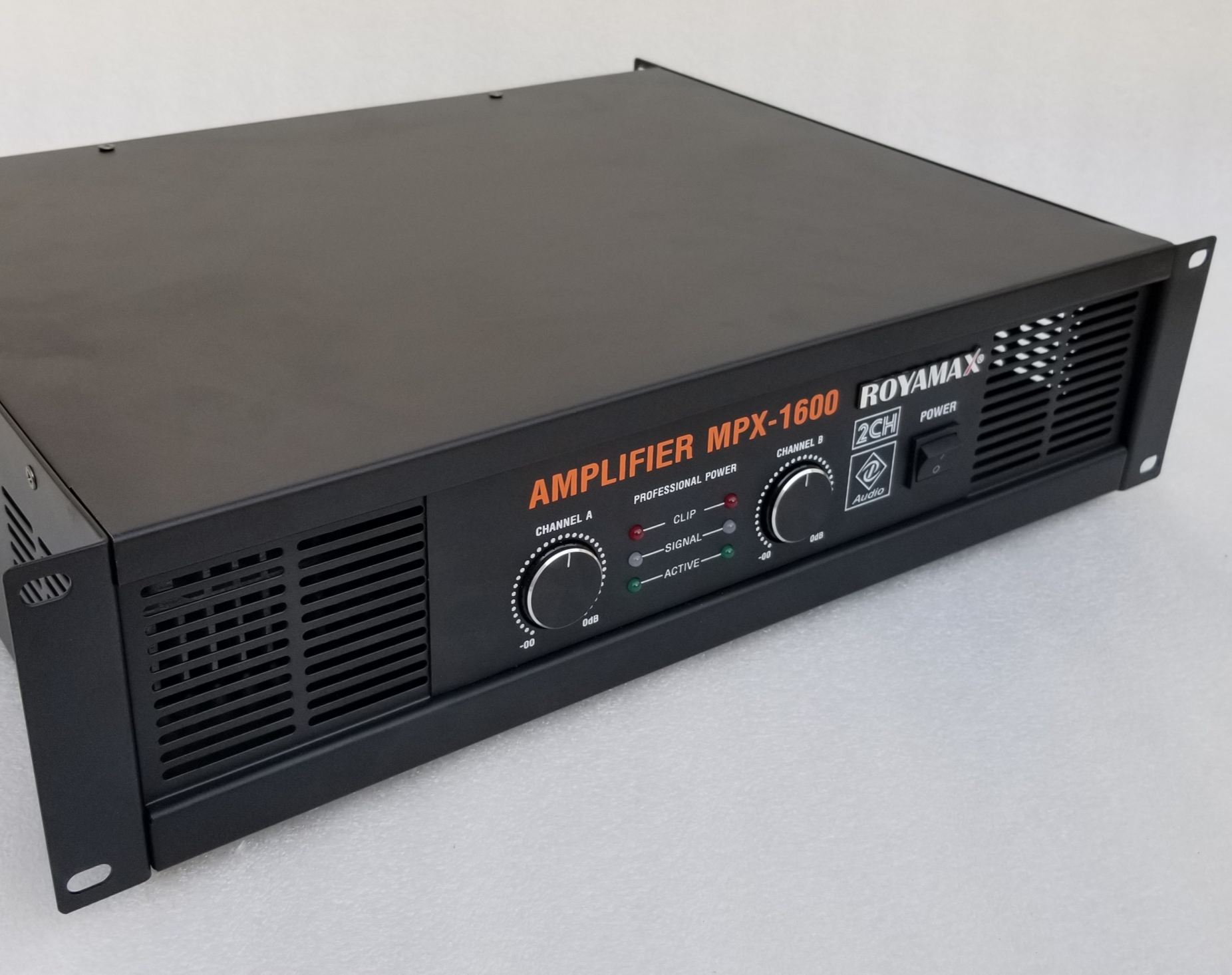 Cục đẩy Main Công suất ROYAMAX MPX-1600