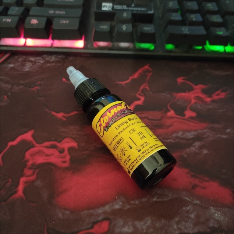 Mực tập xăm Eternal màu Đen Lining Black 30ml