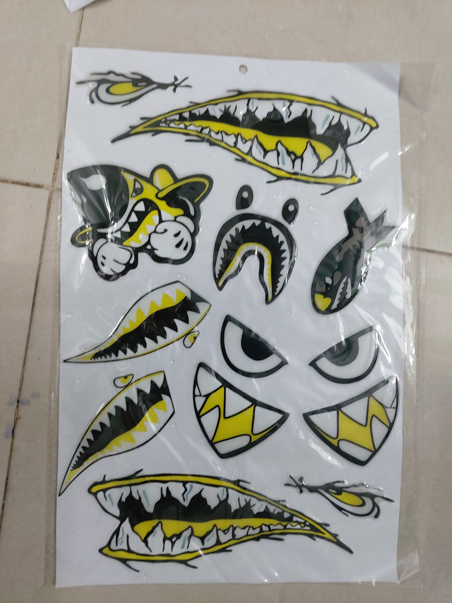 Logo nổi răng cá mập trọn bộ