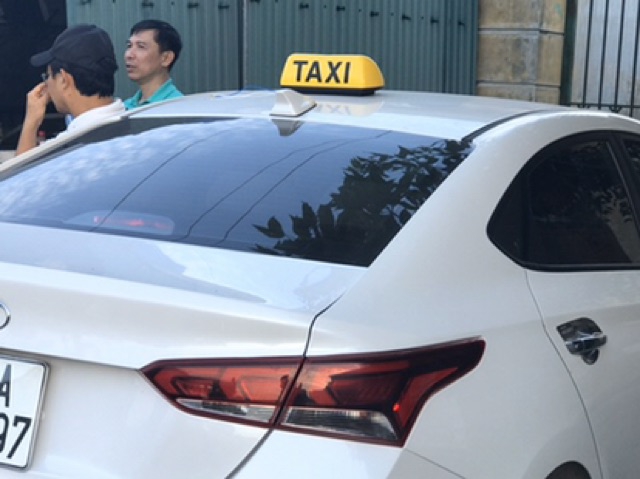 Mào taxi vàng - có đèn - đế nam châm cỡ 28cm