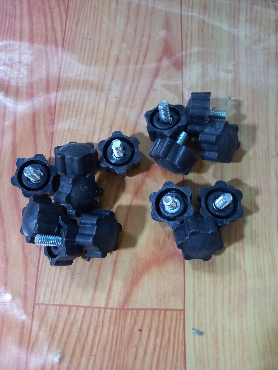 Núm vặn ren hoa mai 25mm bu long 6li - combo 5 núm vặn