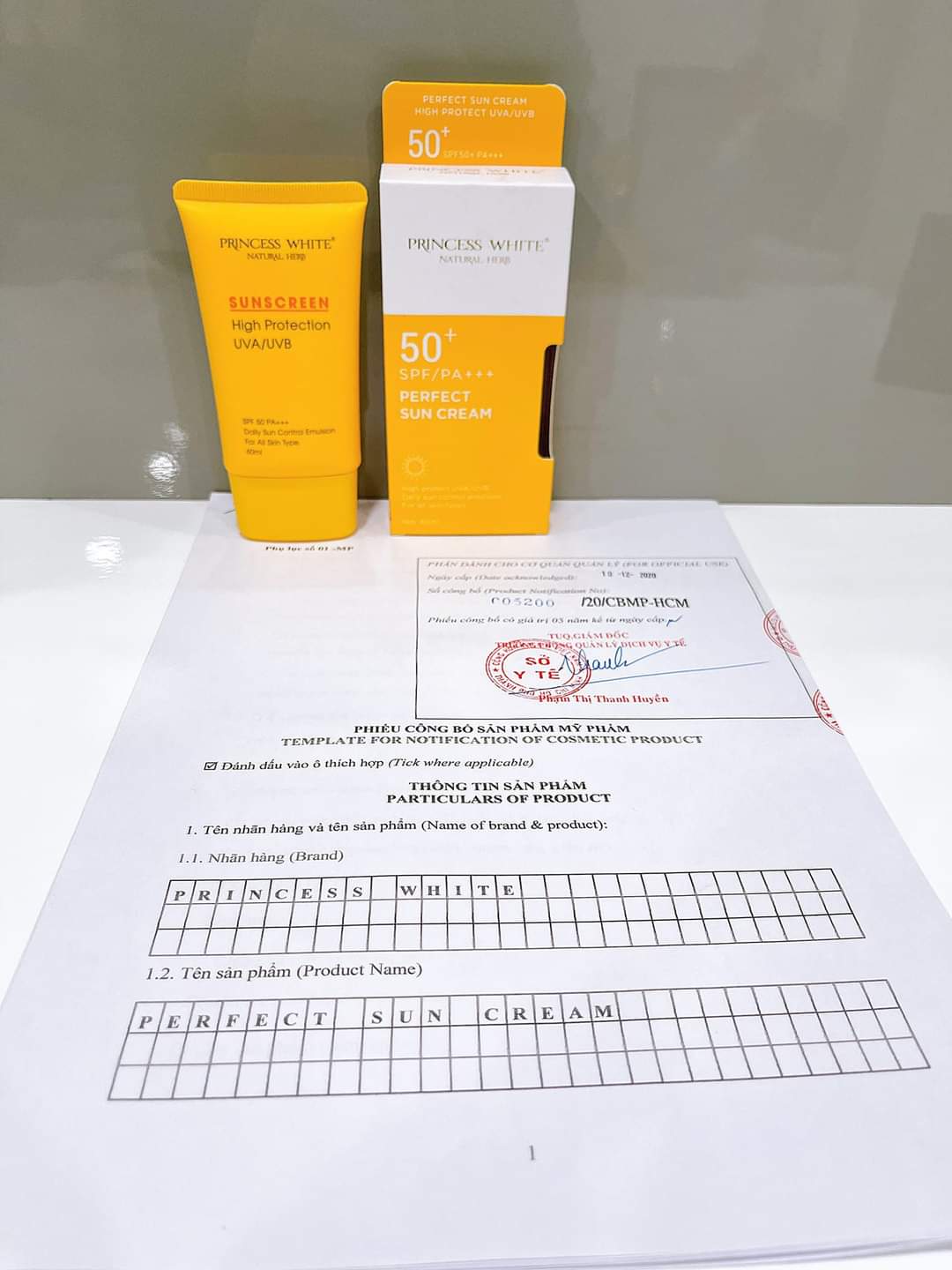 [HCM]Kem chống nắng cao cấp Princess White Sunscreen 50g với chỉ số chống nắng SPF 50+ PA+++ chống trôi dưới nước đi bơi tắm biển không sợ đen
