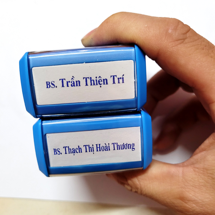 Khắc con dấu tên Bác Sĩ theo yêu cầu