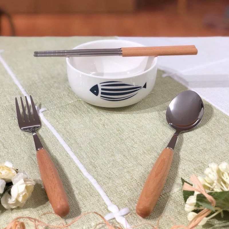 Bộ thìa, đũa, dĩa Inox kèm hộp lúa mạch