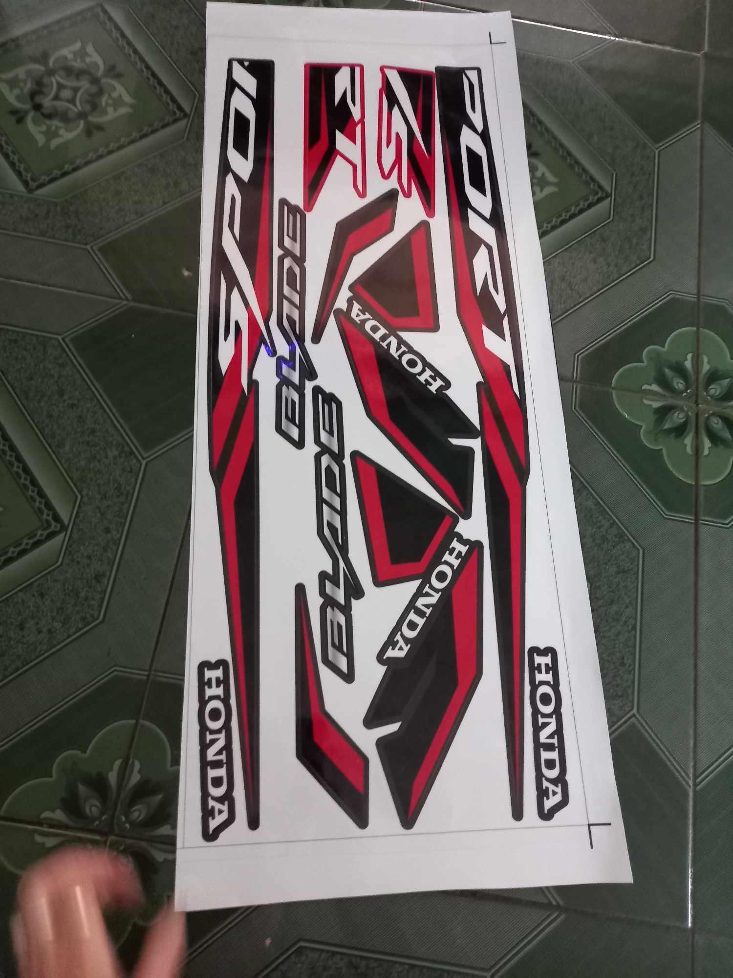 tem rời blade 2023 sport đỏ dán xe đen