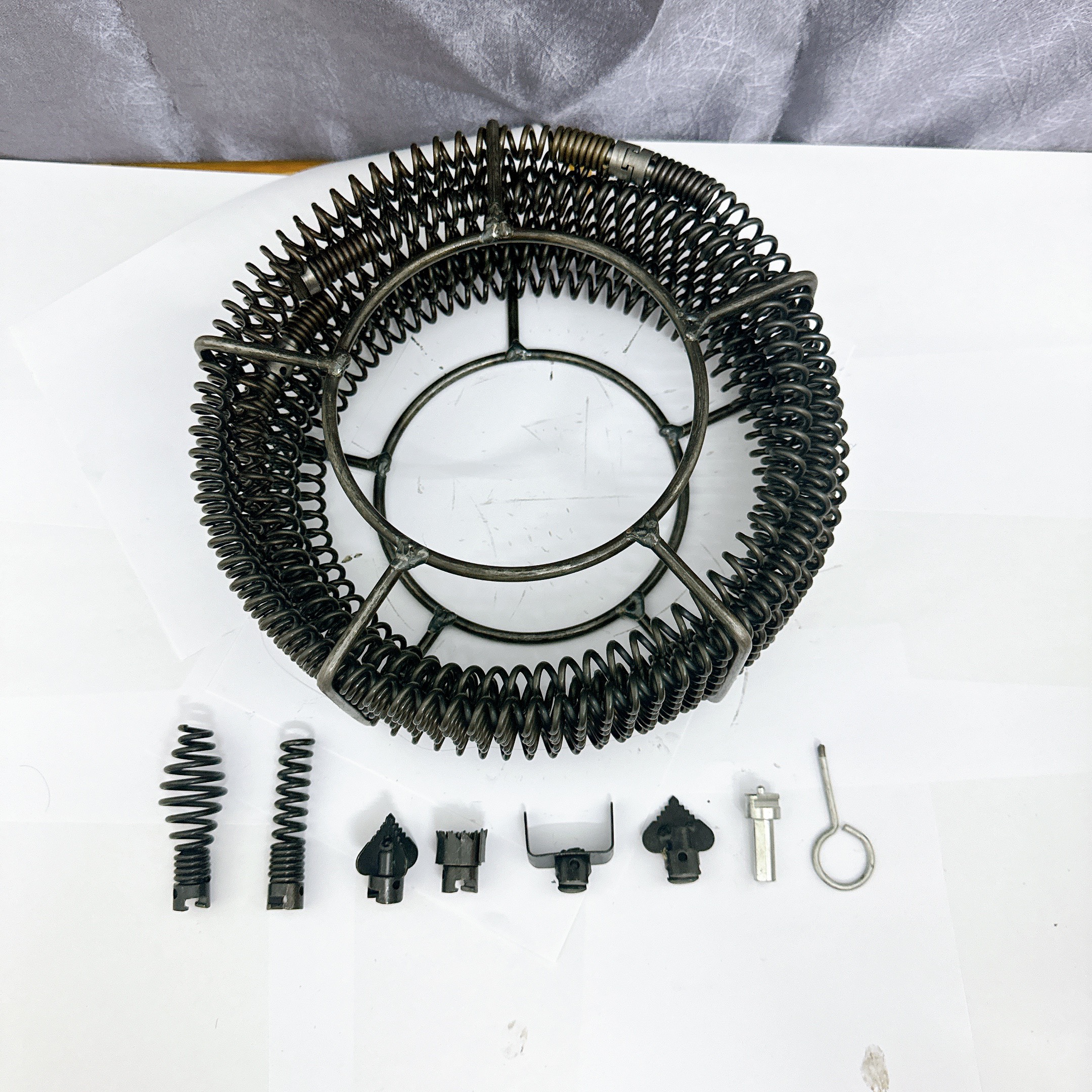 Bộ sản phẩm dây thông cống phi 16 ( bao gồm dây lò xo phi 16 + 6 đầu thông + 1 đầu kết nối )