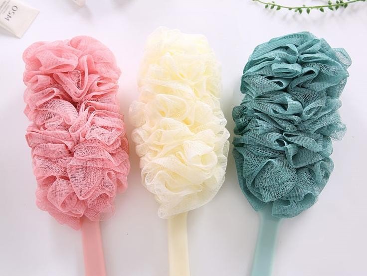 Cây bông tắm,cọ chà lưng loại lớn có cán dài