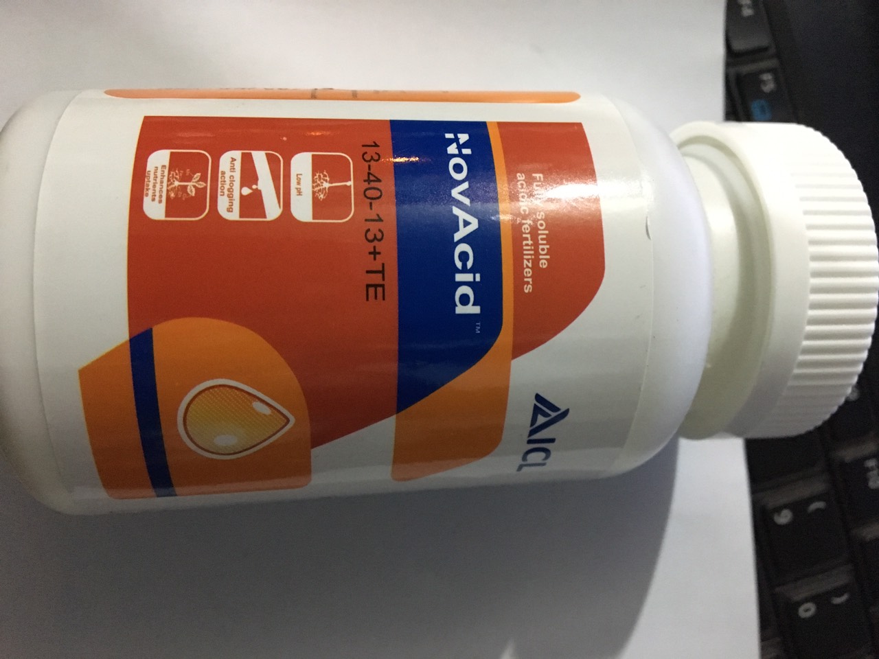 Phân bón NPK 13-40-13 TE Isarel lọ 100gr