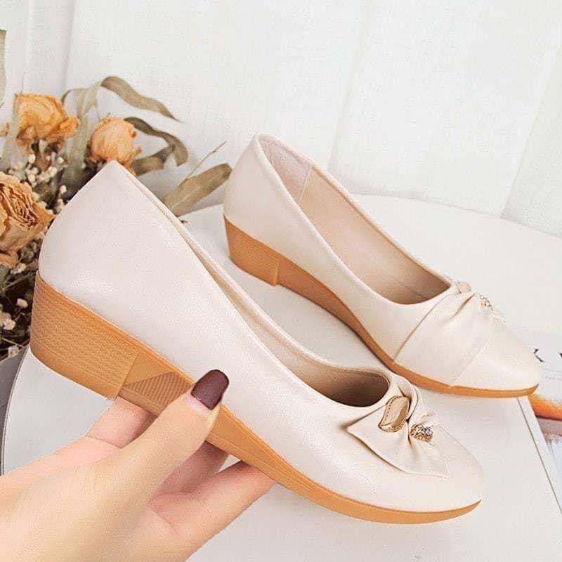 Giày bít mũi da mềm đế xuồng cao 3cm