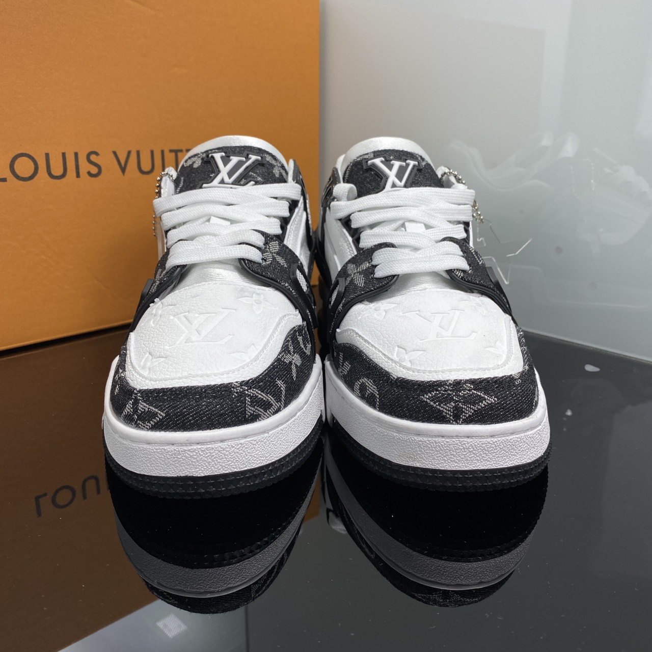 GIÀY L.V TRAINER SNEAKER WHITE BLACK LAI AU SC [ FULL BOX + FREE SHIP ] GIÀY TH