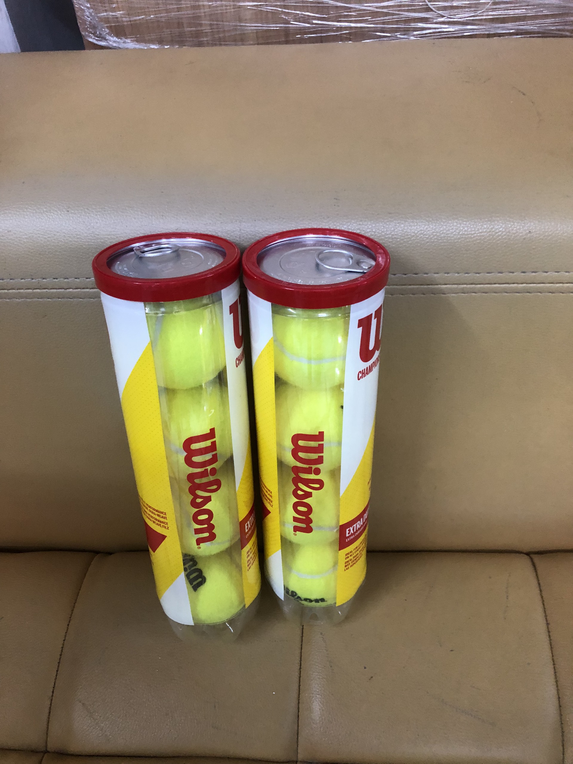Combo 2 Lon Banh Tennis Wilson Championship (mỗi lon 4 banh)