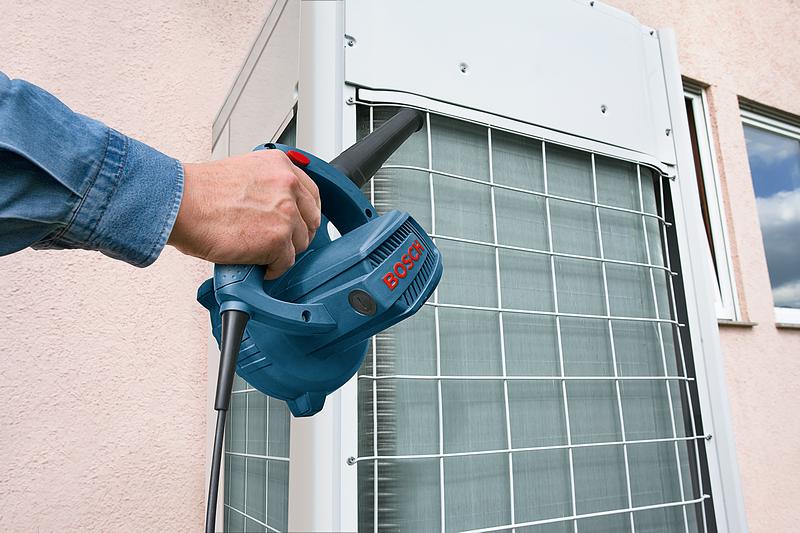 Máy thổi bụi Bosch GBL 82-270