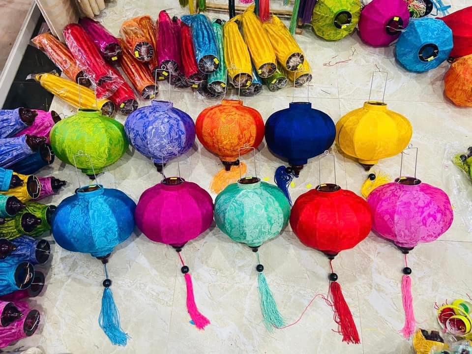 Đèn lồng hội an (30cm) lụa tơ tằm cực đẹp