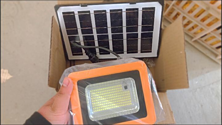 (Giá siêu rẻ) Đèn led năng lượng mặt trời Solar Light 65W