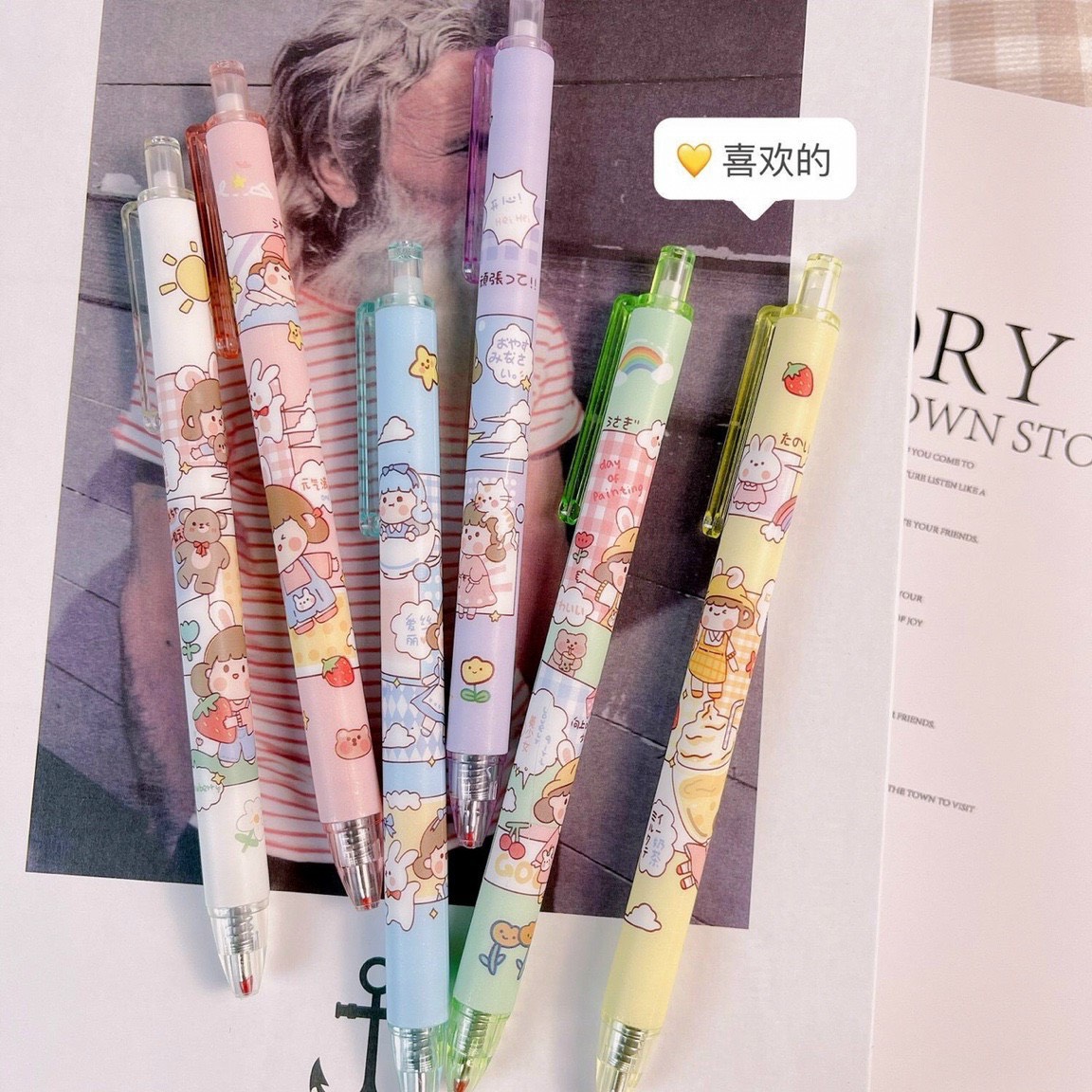 Bút Bi Mực Đen Cô Gái Dễ Thương
